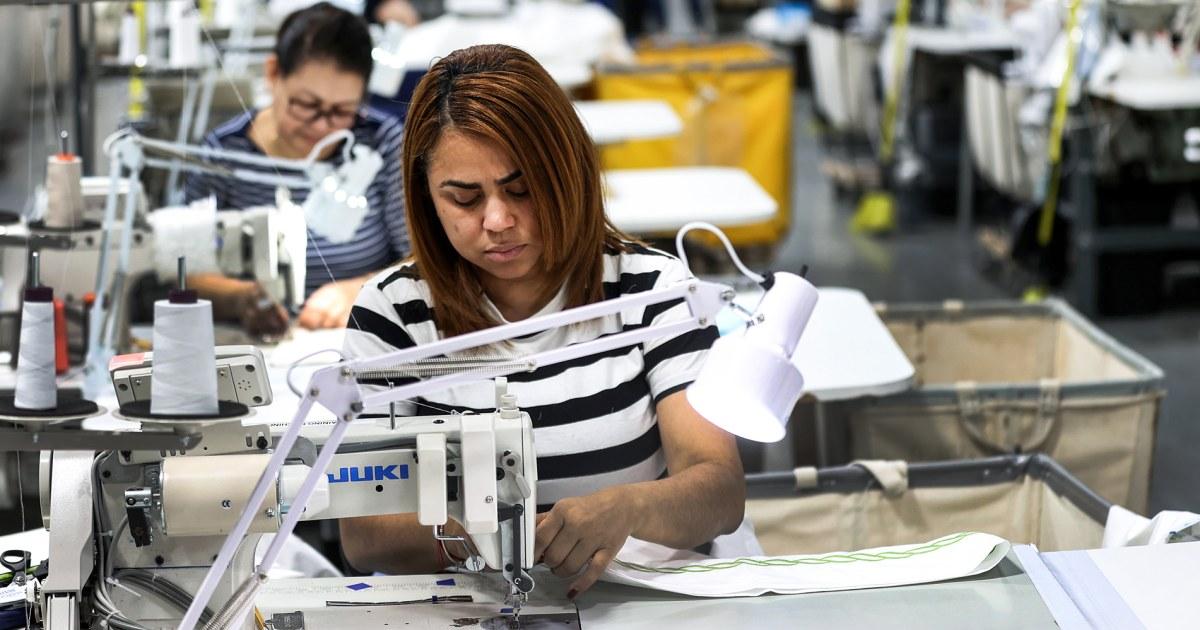 GDP Mỹ giảm 0.3% trong bối cảnh nhập khẩu tăng mạnh trước thềm áp thuế của ông Trump