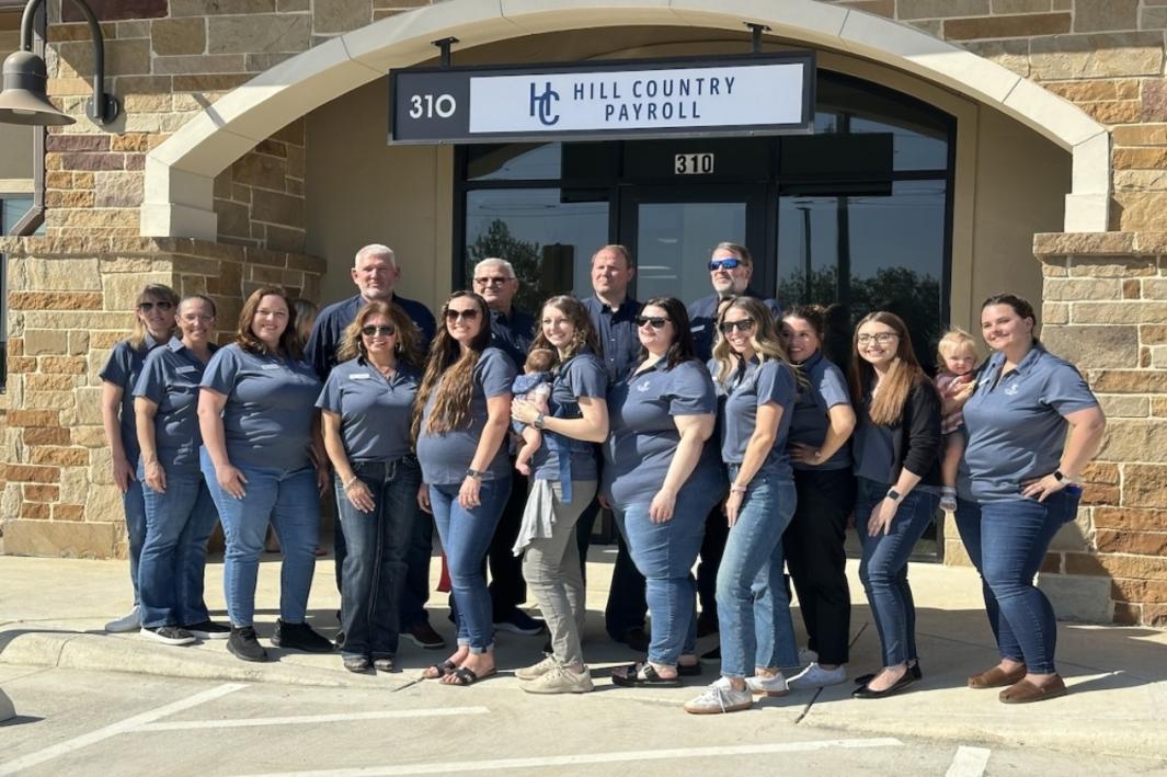 Công ty gia đình Hill Country Payroll kỷ niệm 30 năm hoạt động tại New Braunfels