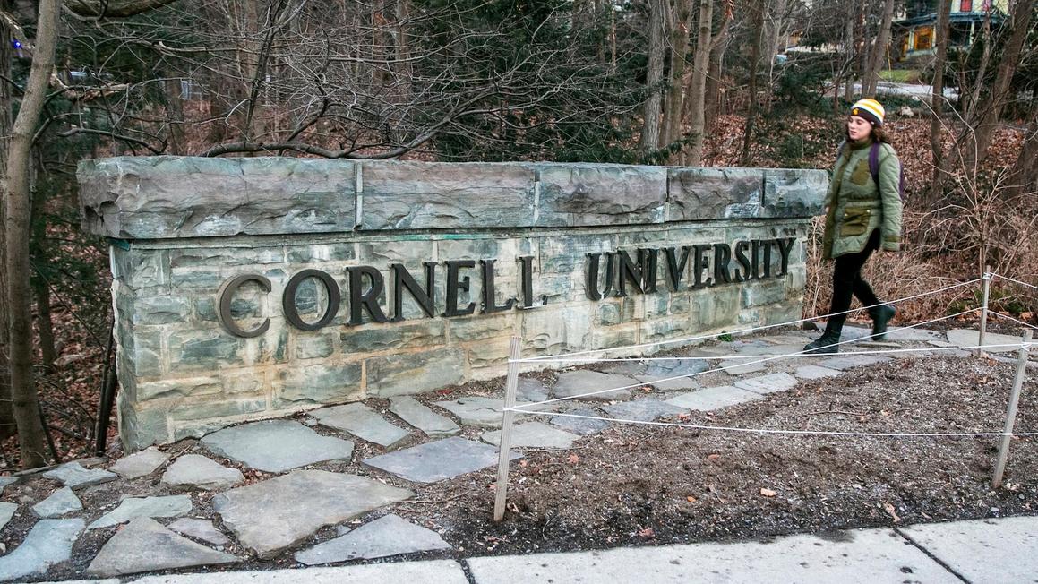 Chính quyền Trump “đóng băng” khoản tài trợ liên bang 1 tỷ đô la cho Đại học Cornell, 790 triệu đô la cho Đại học Northwestern