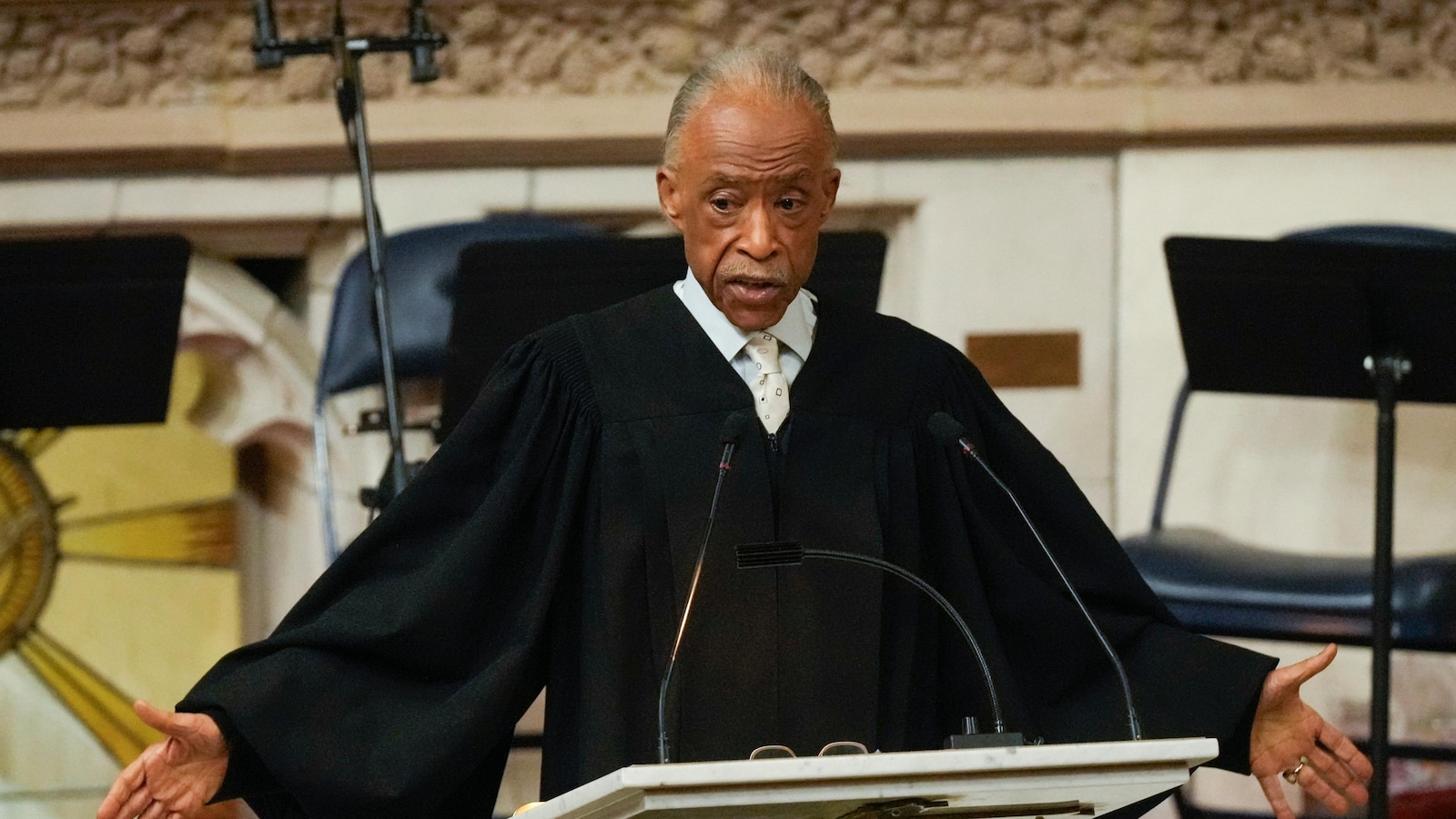 PepsiCo đồng ý gặp Al Sharpton về việc cắt giảm DEI và nguy cơ bị tẩy chay