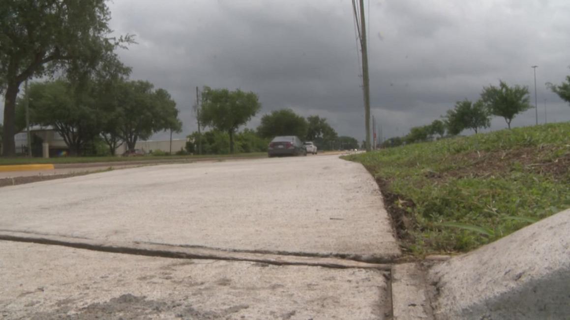 Harris County: Vỉa hè mới giúp học sinh đi học an toàn hơn