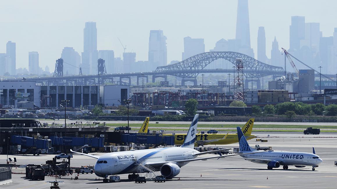 Lỗi kỹ thuật tái diễn, giao thông hàng không tại phi trường Newark Liberty bị gián đoạn