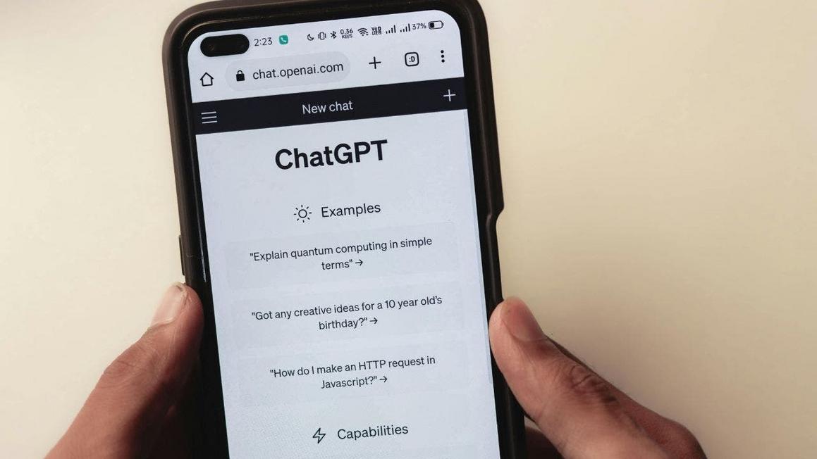 Tin Công Nghệ AI từ Fox News: Rủi Ro Mất Dữ Liệu từ ChatGPT, Các Công Ty Lớn Đẩy Mạnh Ứng Dụng AI