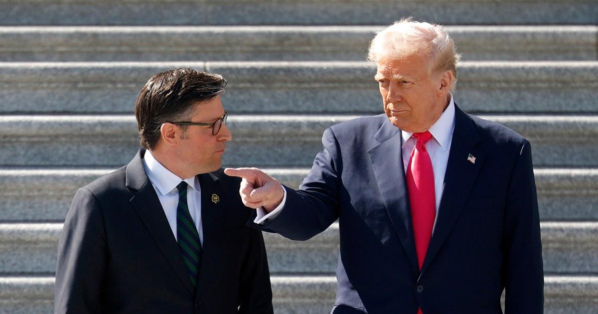 Tổng Thống Hoa Kỳ hiện tại Donald Trump thúc giục Hạ viện Cộng hòa thông qua dự luật lớn