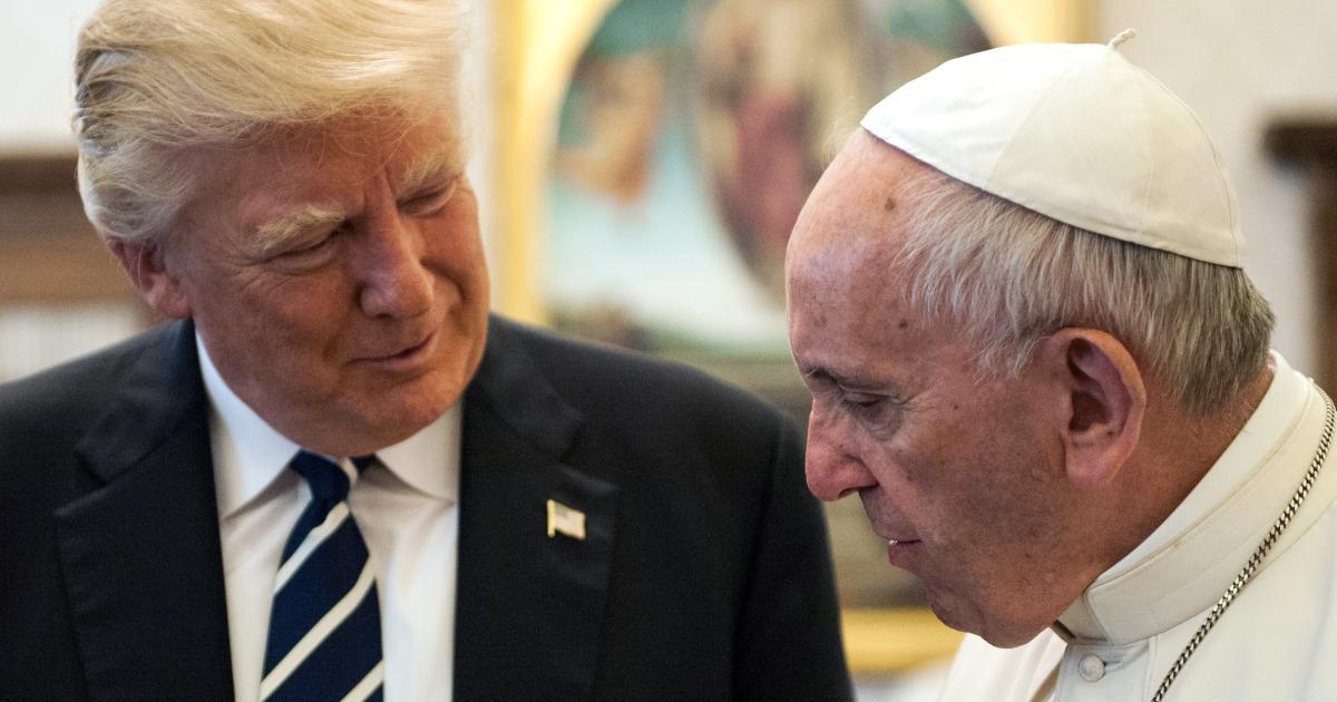 Giáo dân chỉ trích ông Trump vì đăng ảnh AI tự tạo, biến ông thành Giáo hoàng
