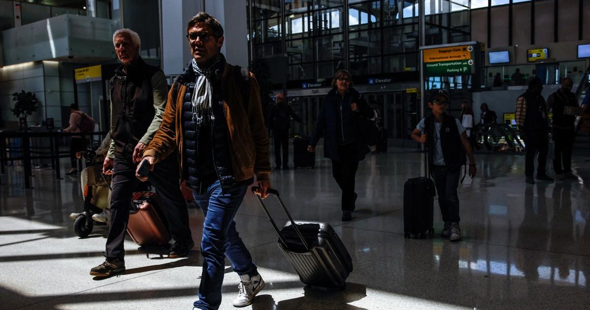 Hướng dẫn di chuyển tại phi trường Newark khi có trì hoãn và cúp điện