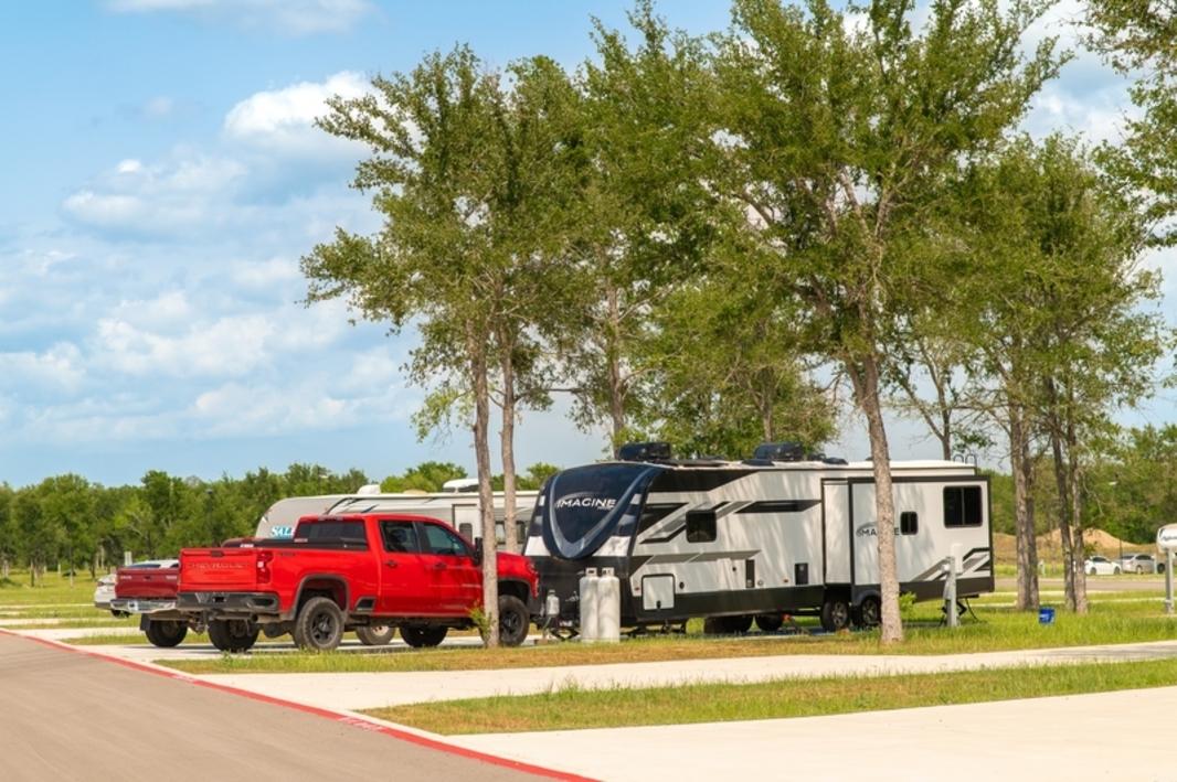 Lý do khu nghỉ dưỡng RV Arroyo Valle thu hút du khách lưu trú dài hạn
