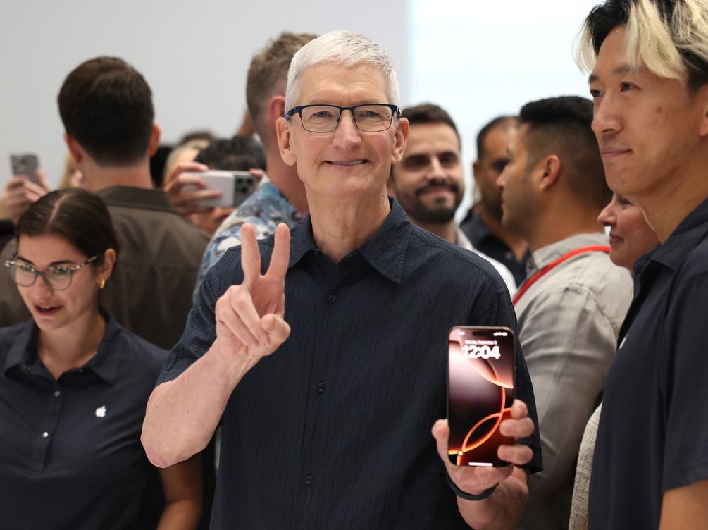 Điểm tin tuần: Apple chưa tăng giá, nhưng…