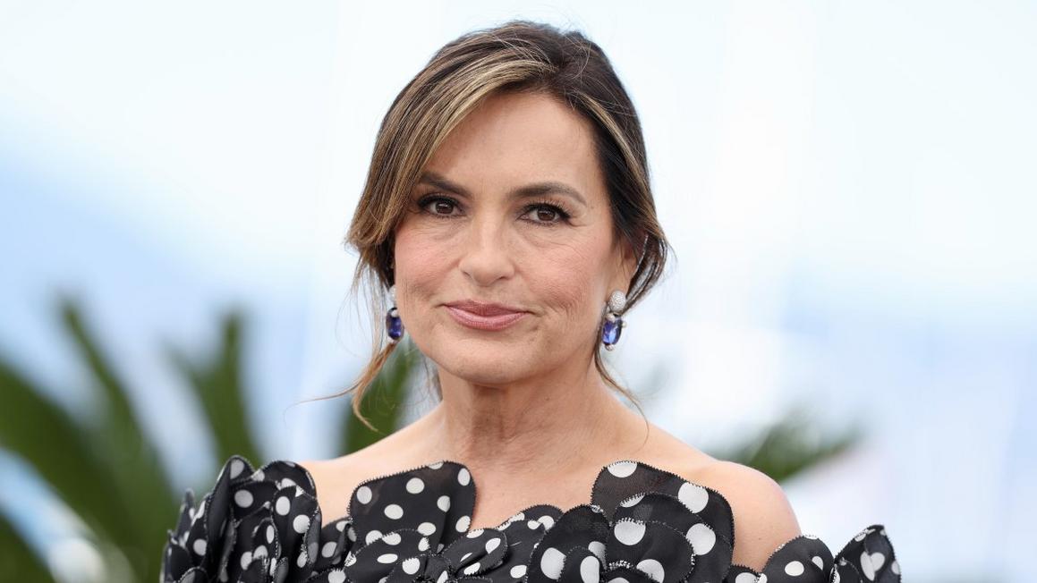Mariska Hargitay tiết lộ danh tính cha ruột sau 30 năm giữ bí mật gia đình