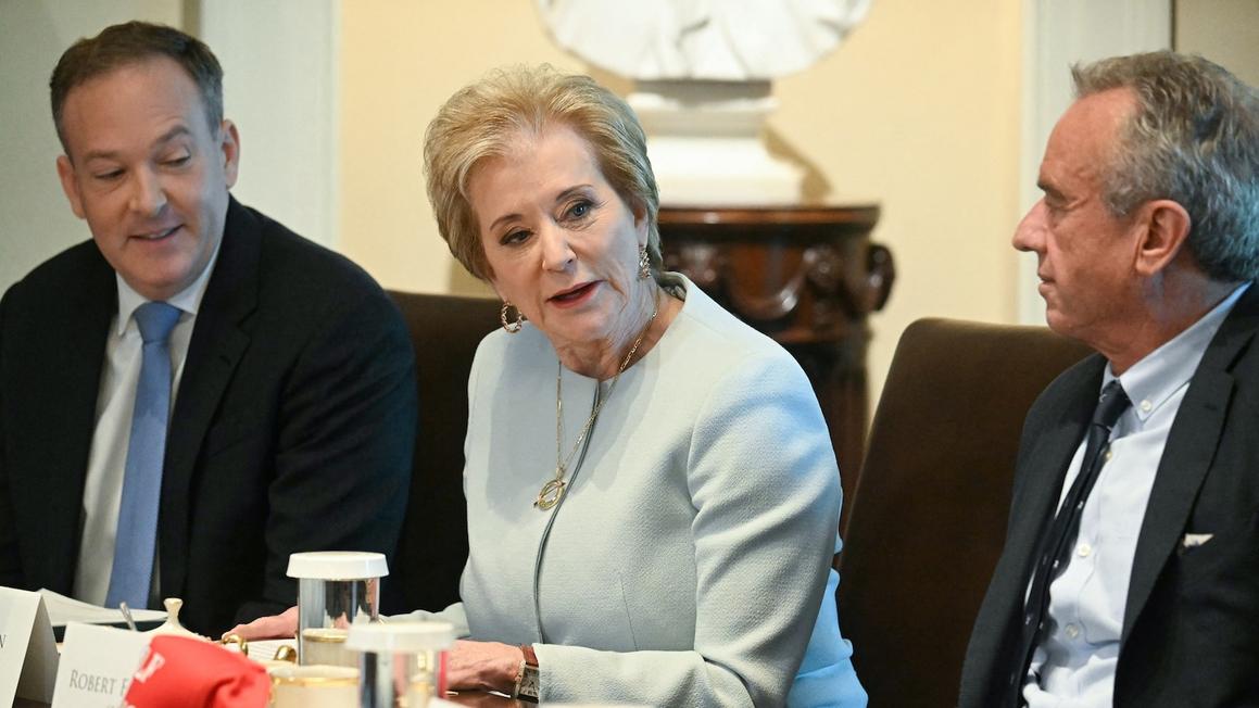 Chính quyền Trump cắt khoản tài trợ 1 tỷ đô la cho sức khỏe tâm thần học đường