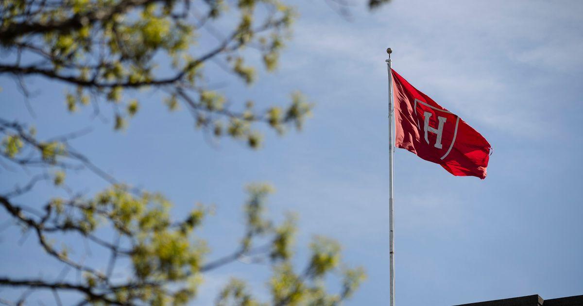 Tổng Thống Trump đề xuất dùng tiền ‘tịch thu’ của Harvard để cấp cho các trường nghề