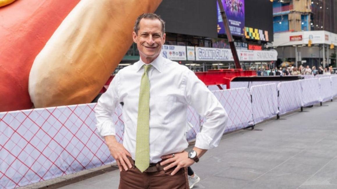 Anthony Weiner nói cử tri không còn mặn mà với “những gì đảng Dân chủ đang rao bán”, bóng gió về sự trở lại chính trường với tư cách một người theo chủ nghĩa trung dung nhiệt huyết.