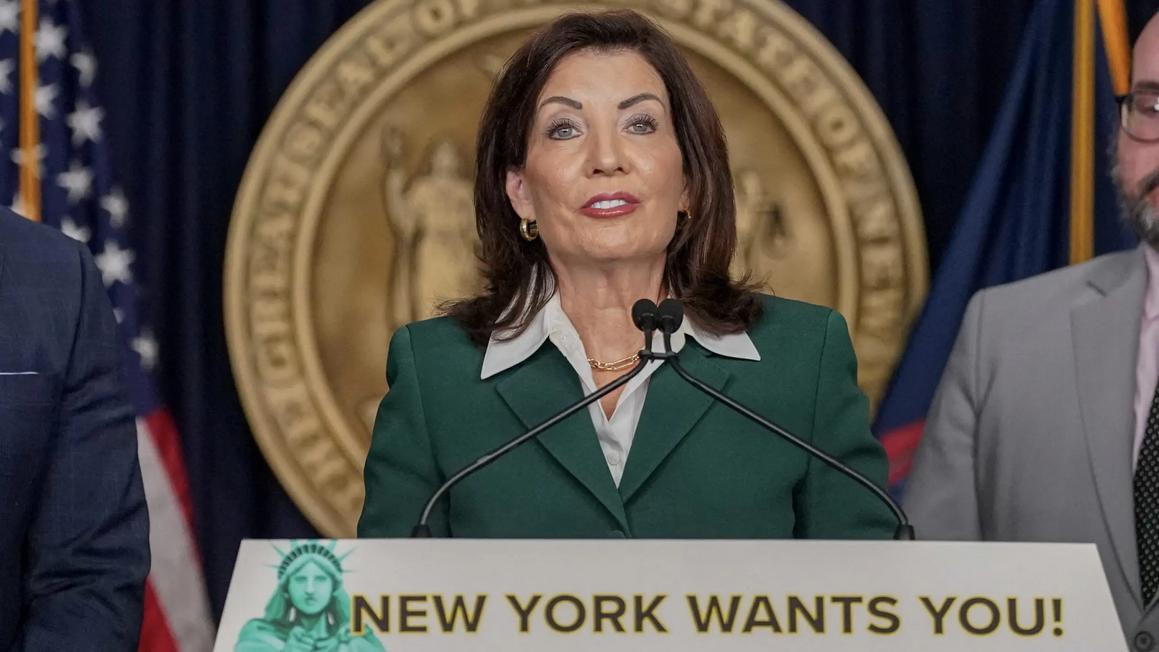 Thăm dò ý kiến: Đa số cử tri New York muốn người khác thay thế Thống đốc Hochul vào năm 2026
