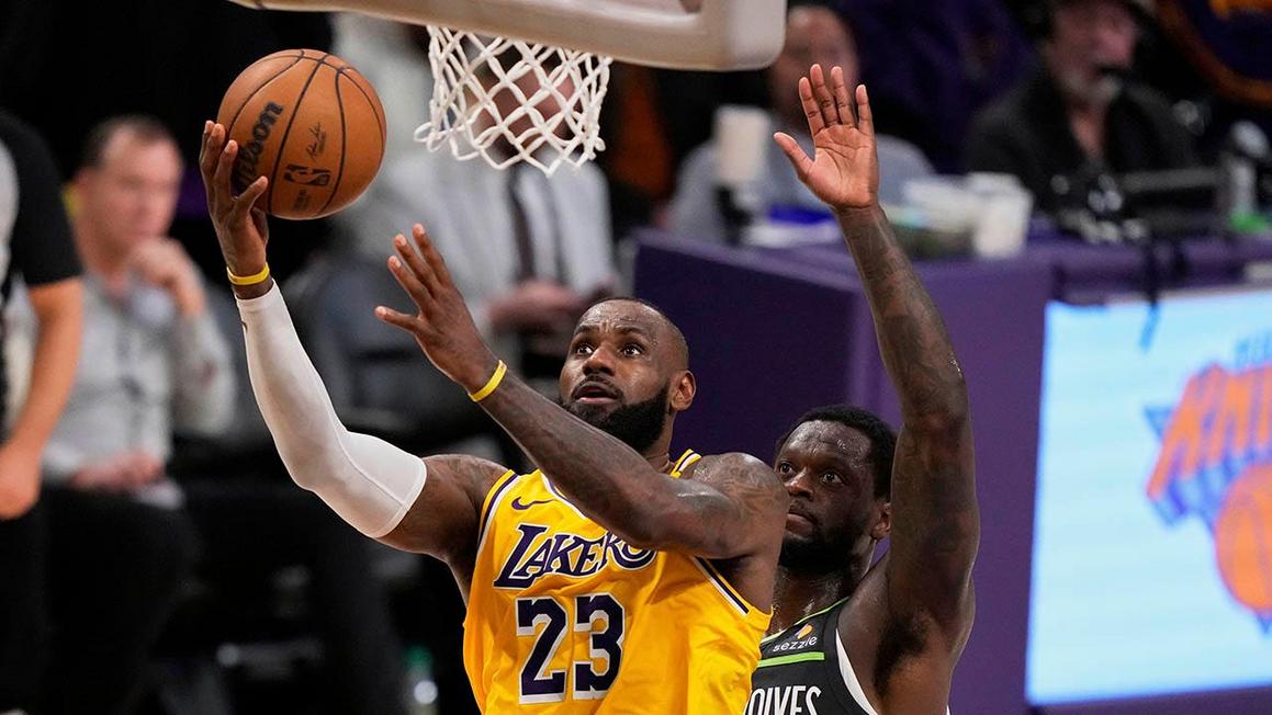 Tương lai của LeBron James bị đặt dấu hỏi sau khi Lakers bị loại khỏi vòng playoffs