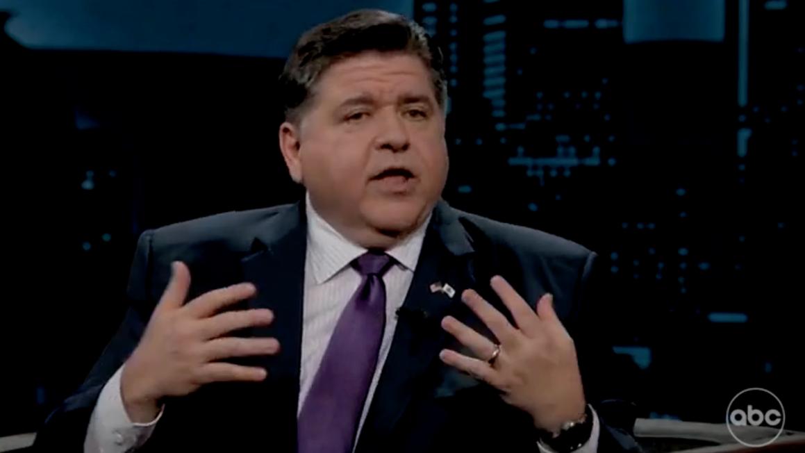 Thống đốc bang Illinois chỉ trích Trump là “độc tài” sau khi bị chế giễu về cân nặng