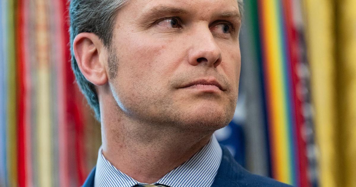 Bộ trưởng Quốc phòng Pete Hegseth chủ trì buổi cầu nguyện Thiên Chúa giáo tại Lầu Năm Góc