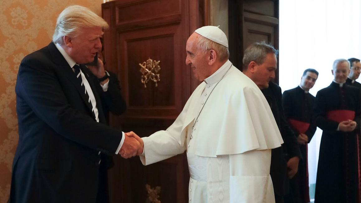 Cộng đồng Công giáo phản ứng trước hình ảnh giả mạo Đức Giáo Hoàng do Trump tạo ra