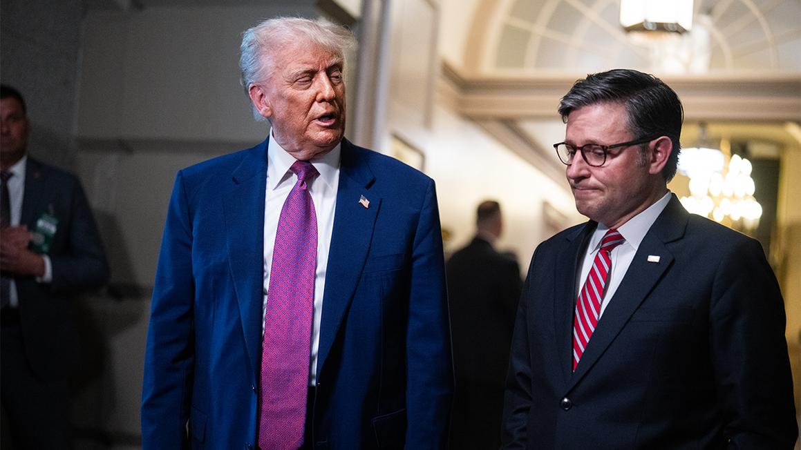 Tổng Thống Trump và Chủ Tịch Hạ Viện Johnson Vượt Qua Chỉ Trích, Thông Qua ‘Dự Luật Lớn và Tuyệt Vời’