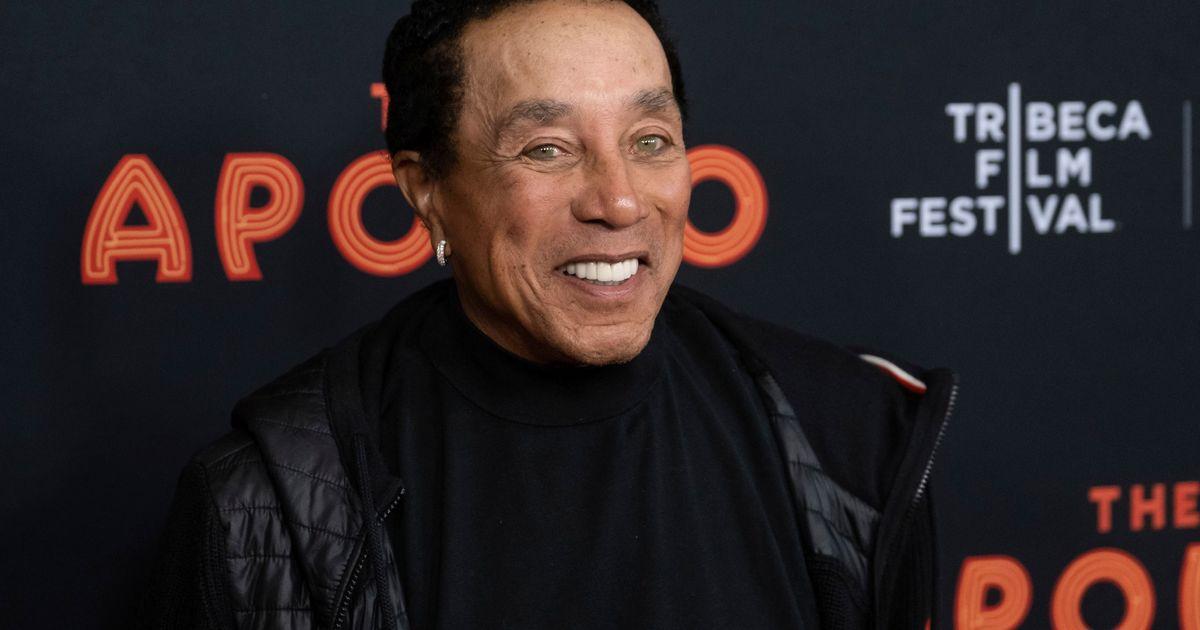 Smokey Robinson kiện ngược lại người giúp việc cũ về tội phỉ báng sau cáo buộc cưỡng hiếp