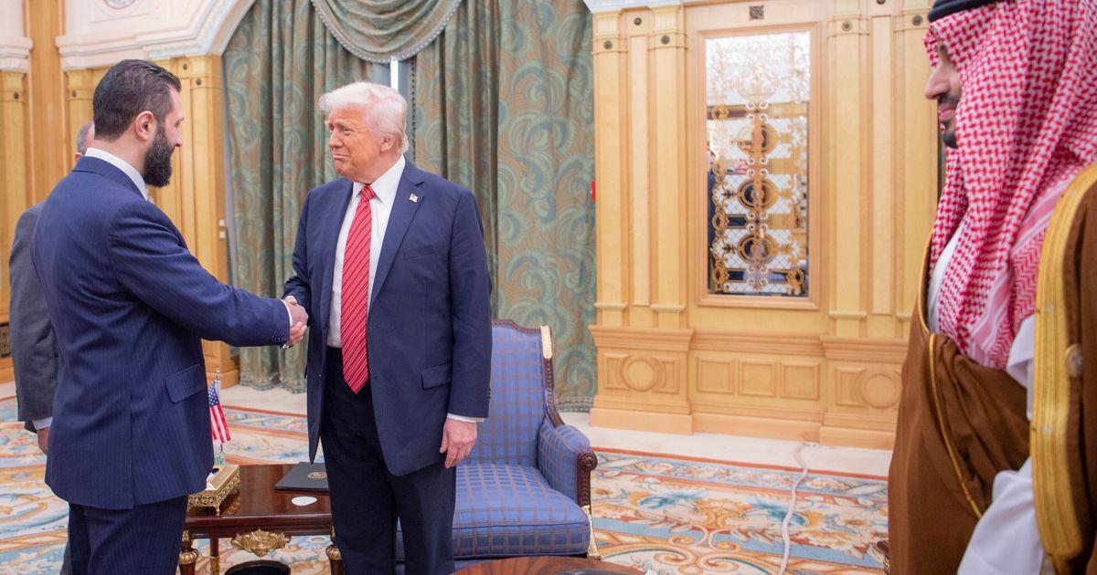 Nới lỏng trừng phạt Syria: Cơ hội phục hồi cho quốc gia tan hoang sau chiến tranh?