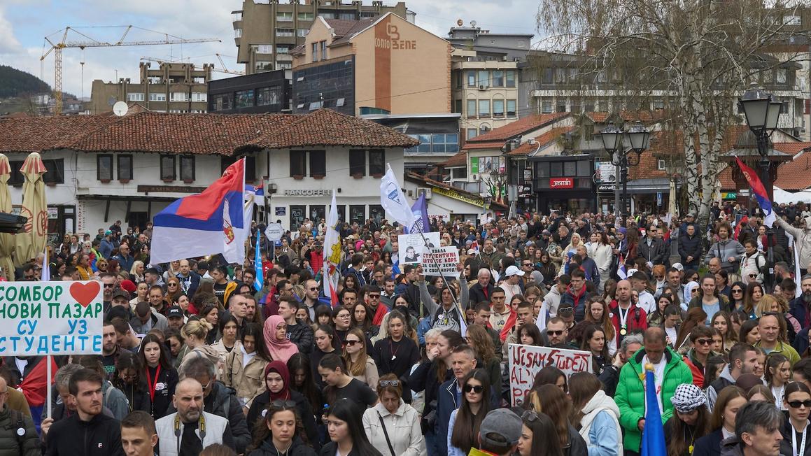 Tòa án châu Âu yêu cầu Serbia ngăn chặn sử dụng vũ khí âm thanh chống người biểu tình