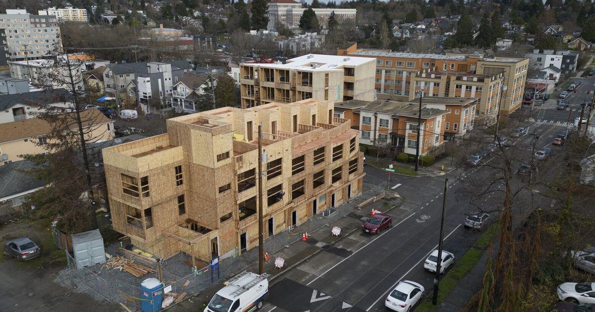 Kế hoạch của Thị trưởng Seattle Harrell nhằm đẩy nhanh tiến độ xây dựng nhà ở