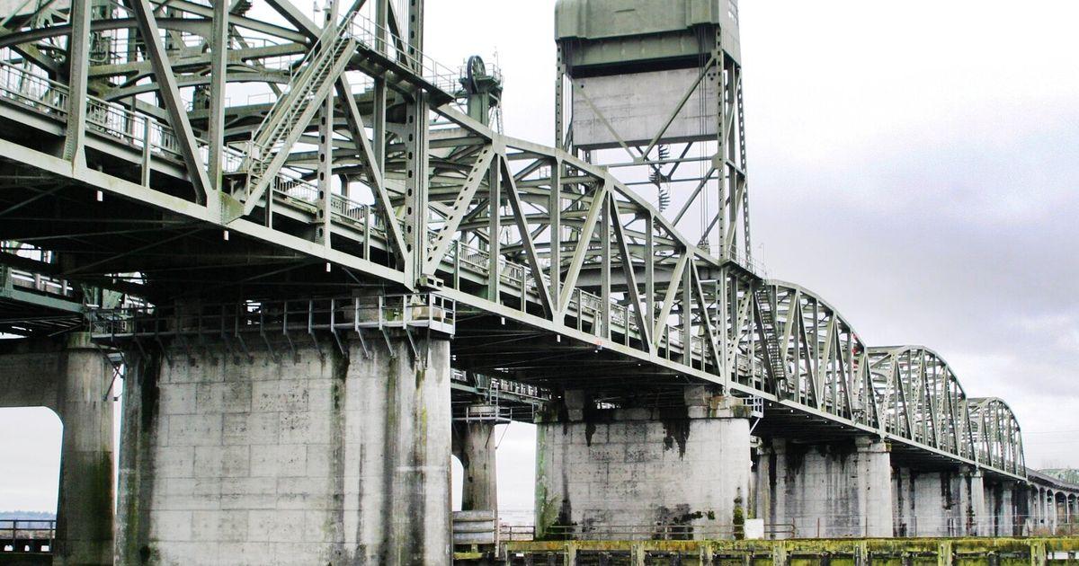 Xa Lộ 529 hướng Nam gần Everett bị chặn do trục trặc cầu