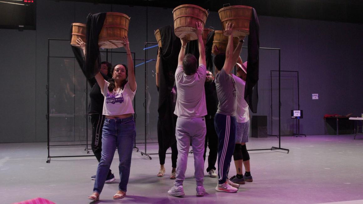 Những câu chuyện chân thực về người nhập cư được tái hiện trên sân khấu Opera