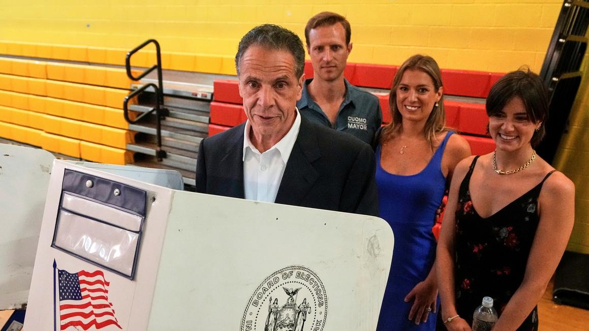 Andrew Cuomo Thừa Nhận Thất Bại Trong Cuộc Bầu Cử Sơ Bộ Thị Trưởng New York Về Tay Zohran Mamdani