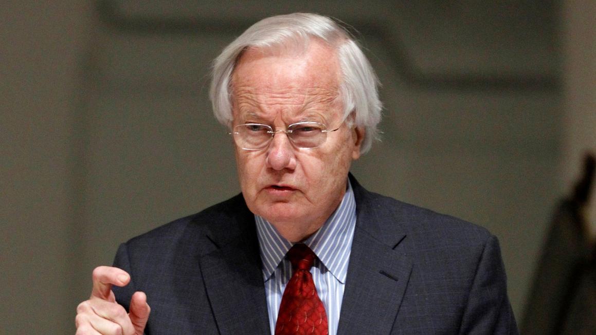 Nhà báo truyền hình nổi tiếng Bill Moyers, cựu thư ký báo chí của Lyndon Johnson, qua đời ở tuổi 91
