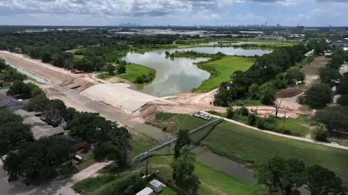 Cư dân Harris County lo lắng vì dự án chống lũ năm 2018 thiếu hụt 1,3 tỷ đô la và có nguy cơ bị đình trệ