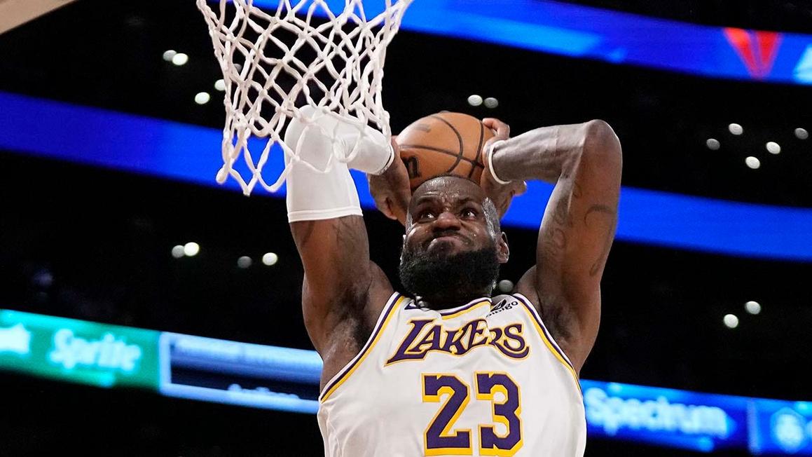 LeBron James gia hạn hợp đồng với Lakers đến mùa giải 2025-2026