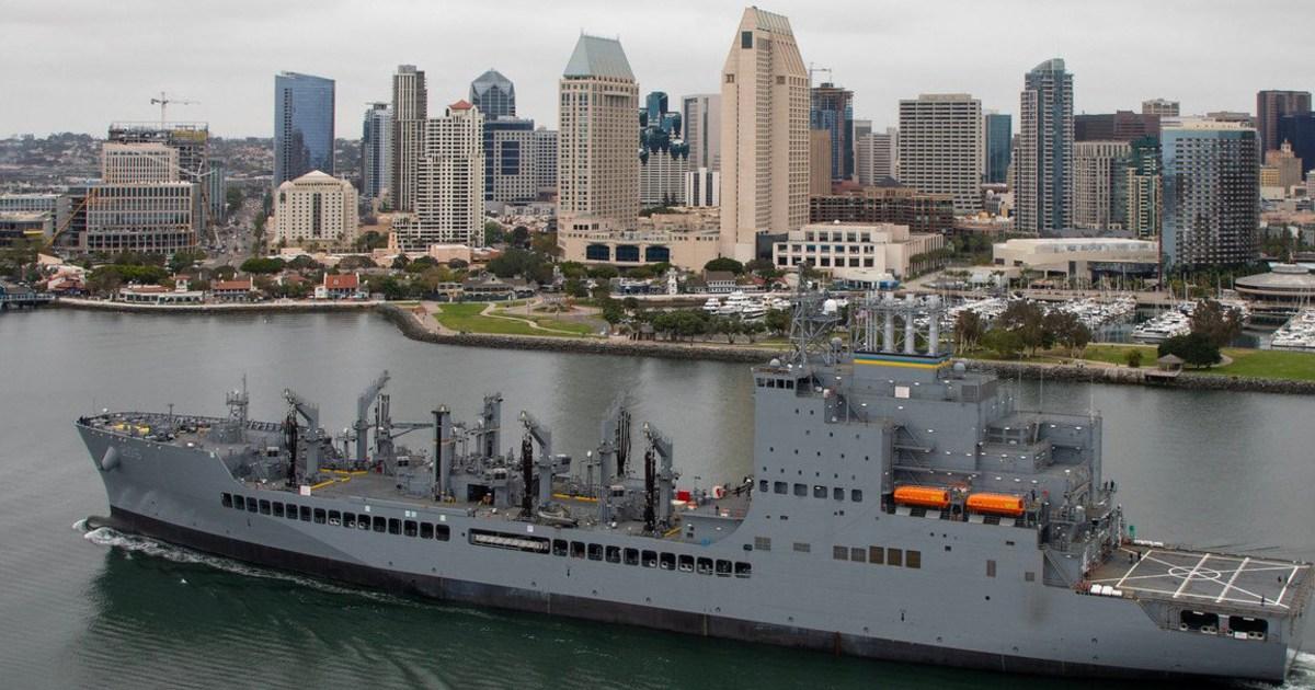 Hải Quân Mỹ Sẽ Đổi Tên Tàu USNS Harvey Milk, Vốn Đặt Theo Tên Nhà Hoạt Động Quyền LGBTQ