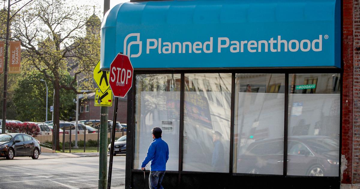 Planned Parenthood đối mặt với nguy cơ đóng cửa hàng loạt do cắt giảm ngân sách