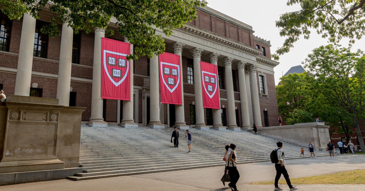 Chính quyền Trump cáo buộc Đại học Harvard vi phạm luật dân quyền vì bài trừ Do Thái