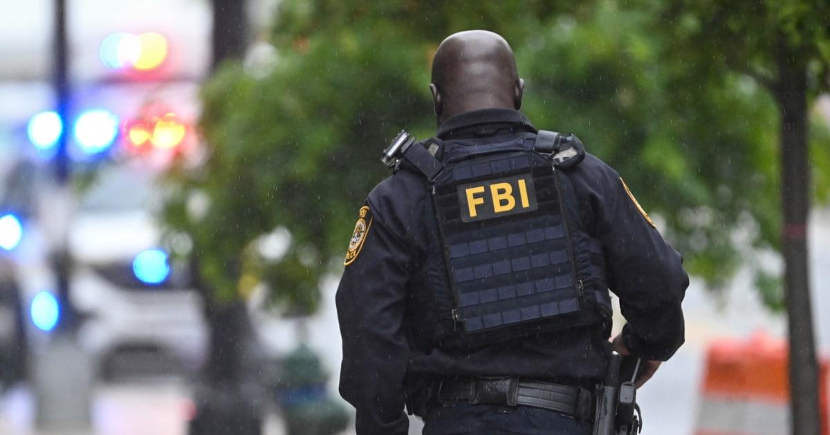 FBI điều động nhân viên phản khủng bố trở lại sau khi chuyển sang xử lý vấn đề nhập cư