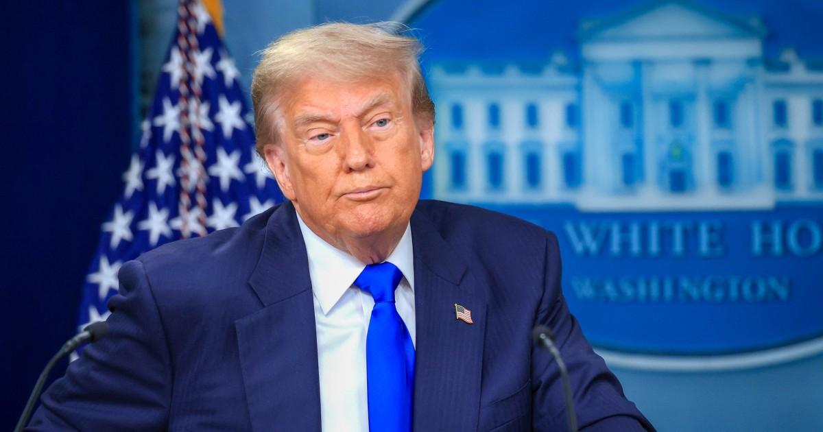 Để chống lại việc đóng băng tài trợ của Trump, các tiểu bang thử một chiến thuật mới: Giữ lại các khoản thanh toán liên bang