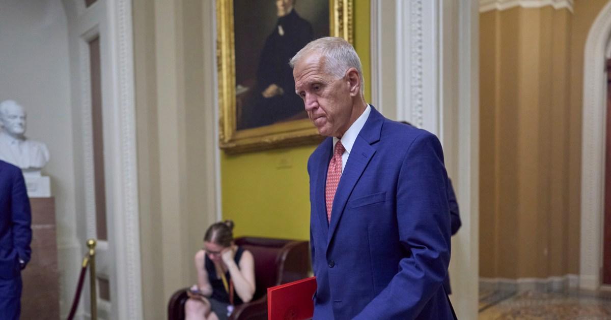 Tổng Thống Trump đe dọa ủng hộ đối thủ thách thức Thượng Nghị Sĩ Thom Tillis trong cuộc bầu cử sơ bộ