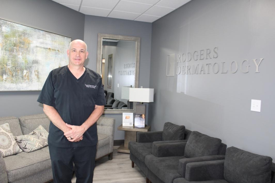 Phòng khám Rodgers Dermatology cung cấp dịch vụ điều trị y tế và thẩm mỹ tại Frisco