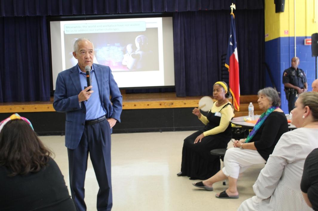 Tiểu bang Texas gia hạn kiểm soát Học khu Houston ISD thêm 2 năm, Ủy viên TEA xác nhận