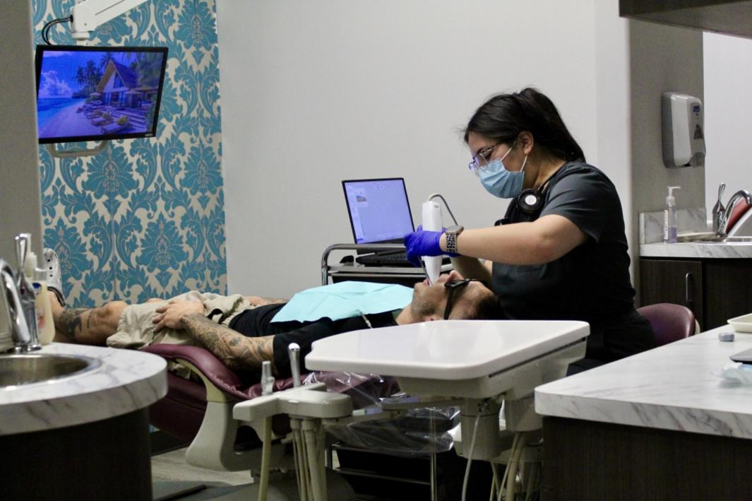 Four Lion Dental Boutique: Nha khoa chuyên biệt với dịch vụ cá nhân hóa tại khu vực Hồ Houston