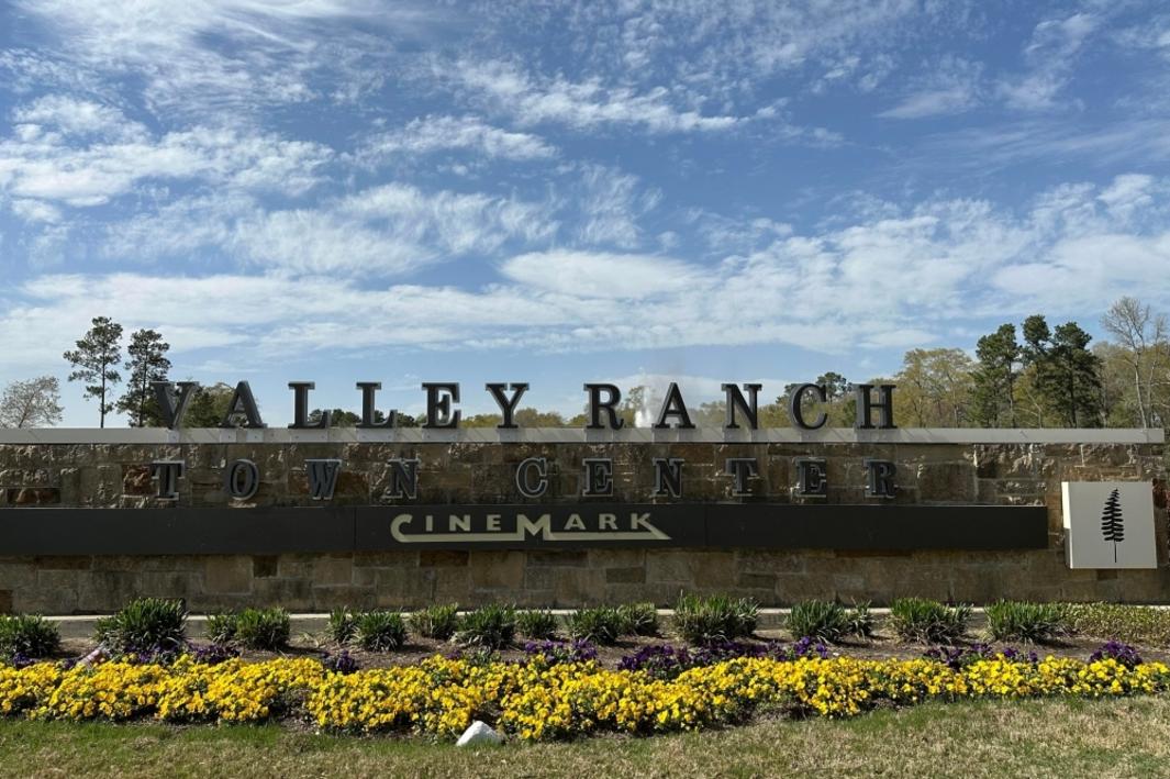 Cập nhật kinh doanh: 6 doanh nghiệp mở cửa, sắp khai trương và các cột mốc tại Valley Ranch Town Center, New Caney