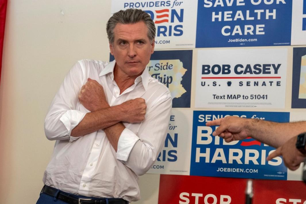 Việc quốc gia hóa chính trị có lợi cho Thống đốc Gavin Newsom nhưng gây tổn hại cho các Thượng nghị sĩ đảng Dân chủ