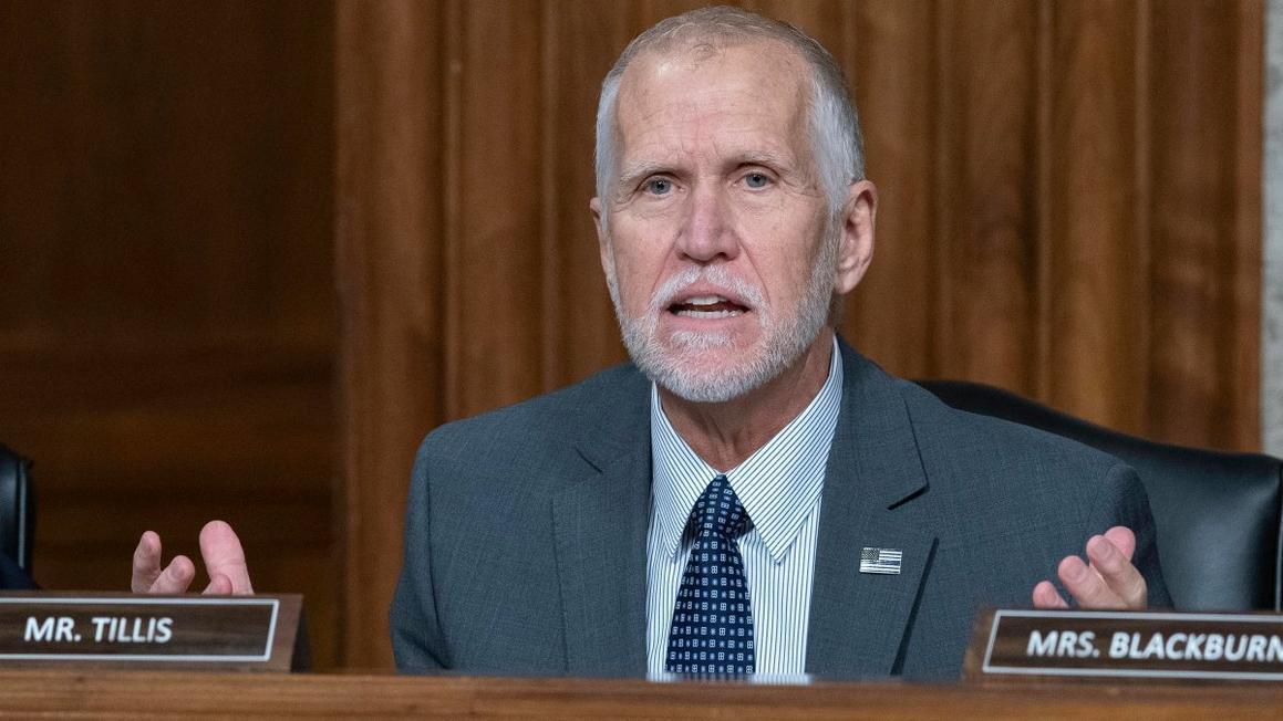 Thượng nghị sĩ Cộng hòa Thom Tillis của Bắc Carolina sẽ không tái tranh cử năm 2026 sau khi phản đối dự luật của Tổng Thống Trump