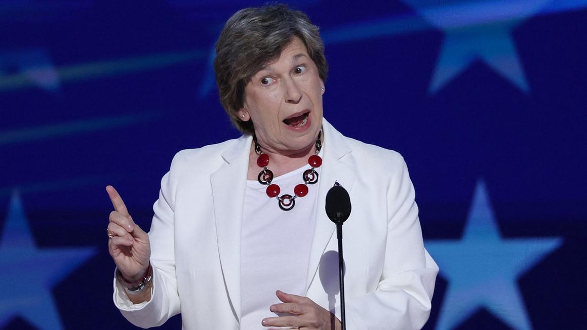 Randi Weingarten rời khỏi Ủy ban Quốc gia Đảng Dân chủ (DNC) cho thấy điều gì về liên minh giữa công đoàn giáo viên và đảng Dân chủ?