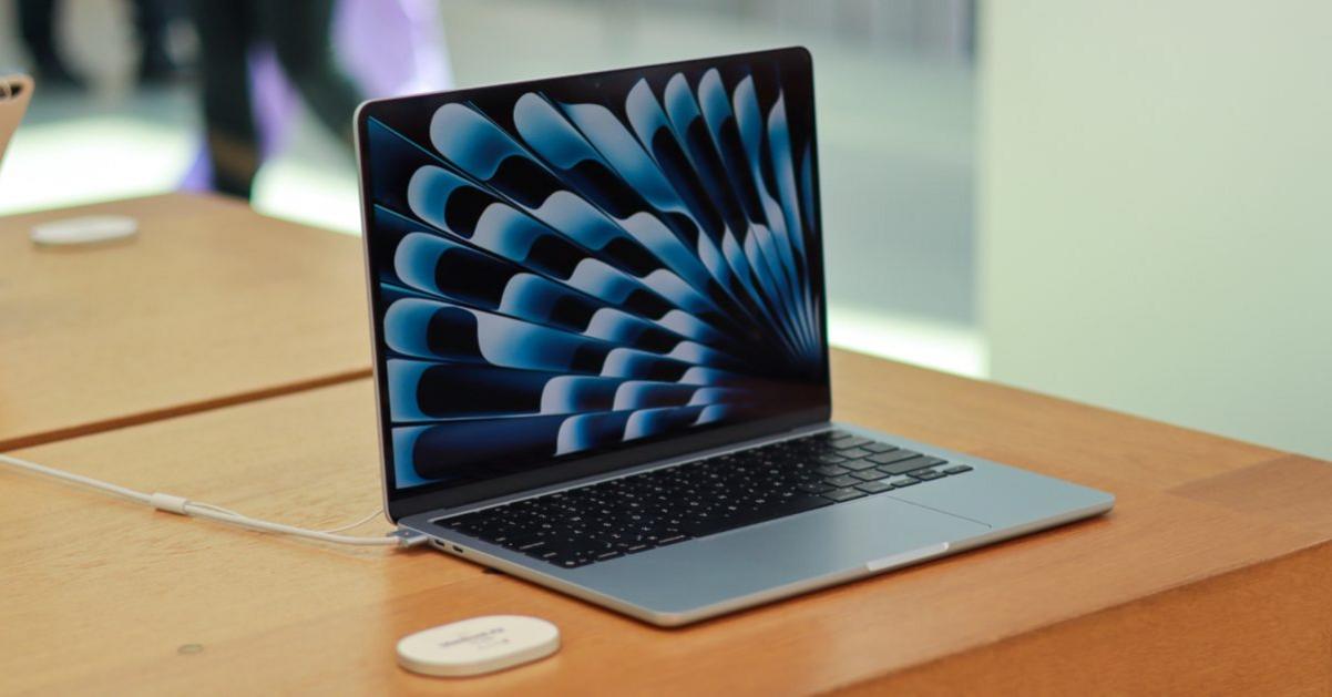 Apple có thể ra mắt MacBook giá rẻ hơn với chip iPhone