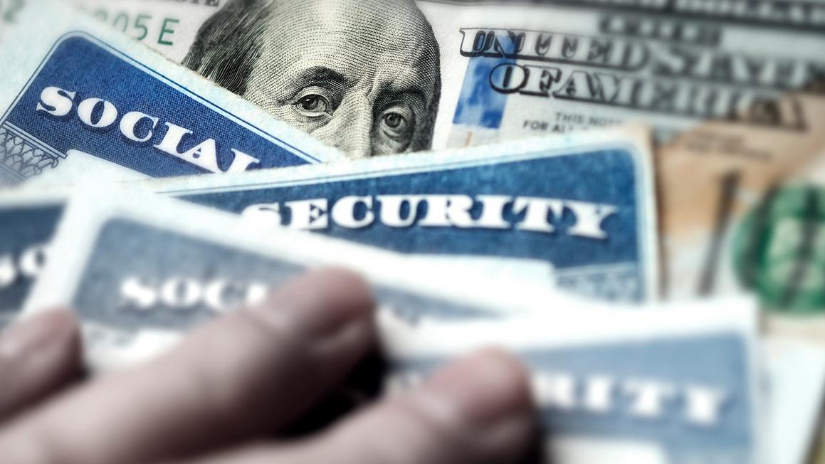 Thượng nghị sĩ Dân chủ yêu cầu Social Security giải thích về việc tăng thời gian chờ đợi cuộc gọi