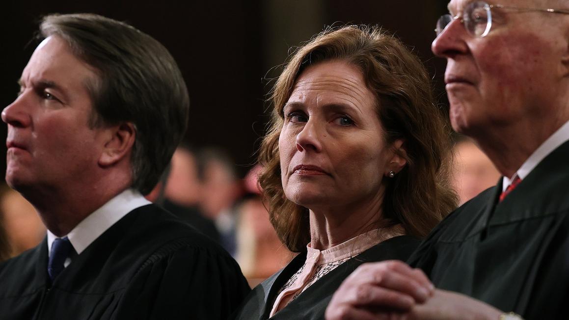 Thẩm phán Amy Coney Barrett: Trung tâm Tòa án Tối cao, Gây Bất Ngờ Cho Cả Hai Phe
