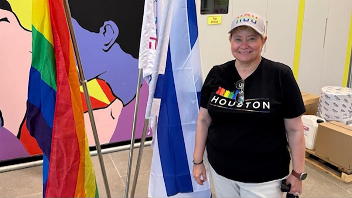 Lãnh đạo Houston mắc kẹt tại Israel giữa cuộc tấn công tên lửa