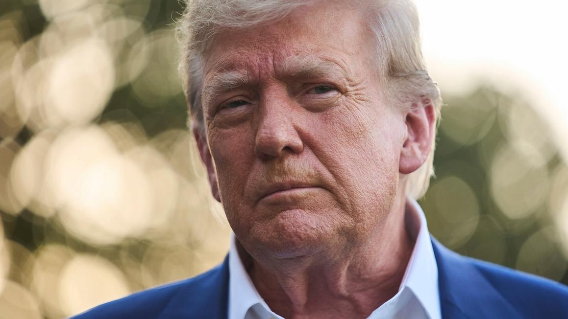 Tổng Thống Trump Nổi Giận, Chỉ Trích Israel và Iran về Thỏa Thuận Ngừng Bắn